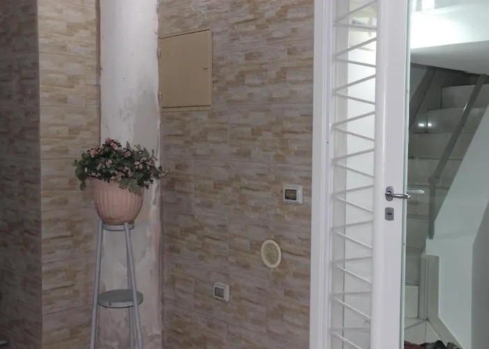 Daire La Casa Di Ale A Chiaja