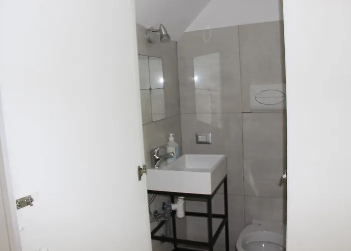 Daire La Casa Di Ale A Chiaja *