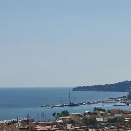 La Casa Di Ale A Chiaja Naples